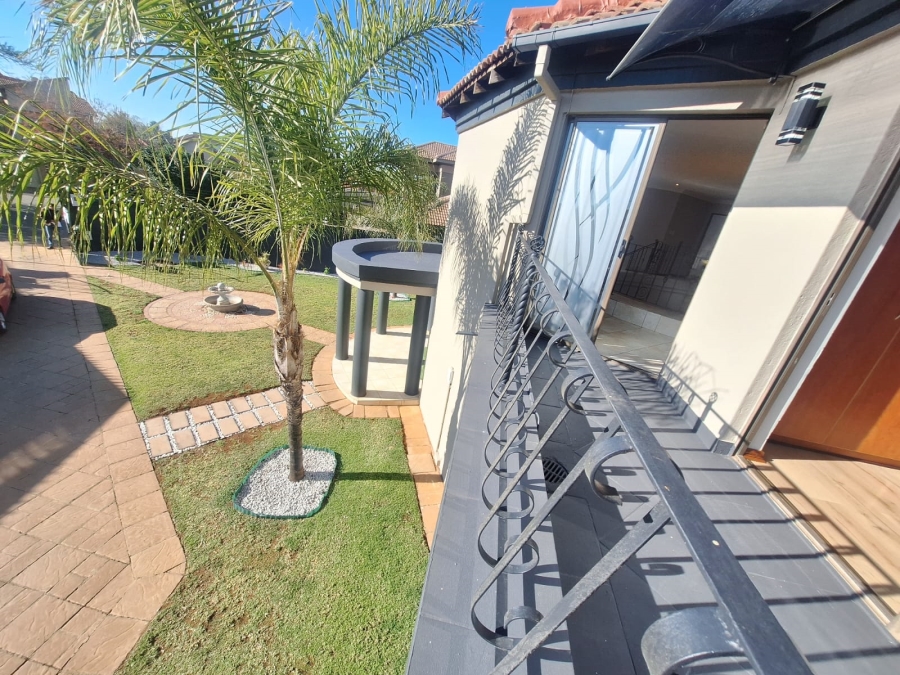 5 Bedroom Property for Sale in Roylglen Gardens Northern Cape